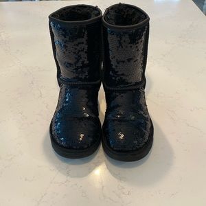 UGG Classic Short Sequin Womens Boots Size 6 Black